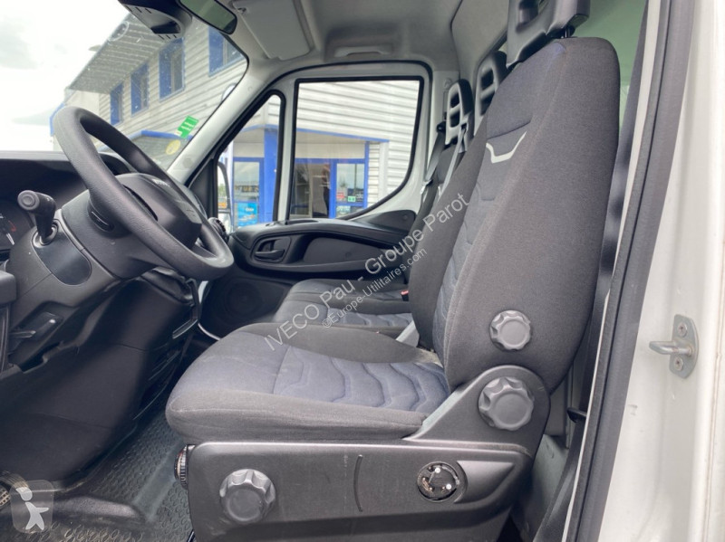 Véhicule utilitaire Iveco 35C16H3.0 empattement...