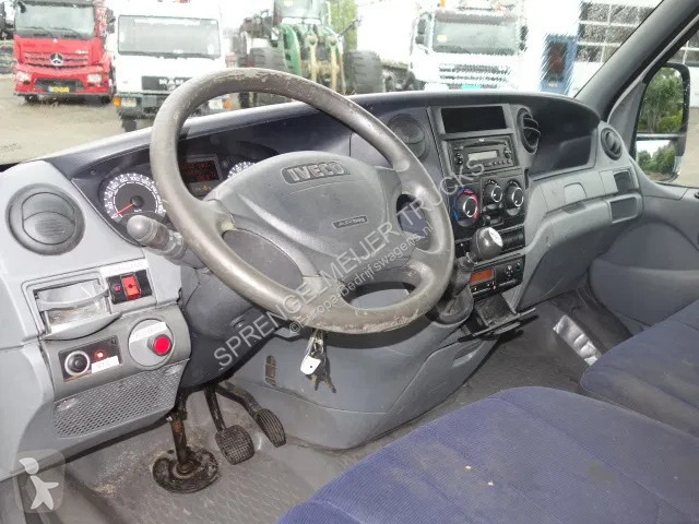 Véhicule utilitaire Iveco 40C15 SKY WORKER...