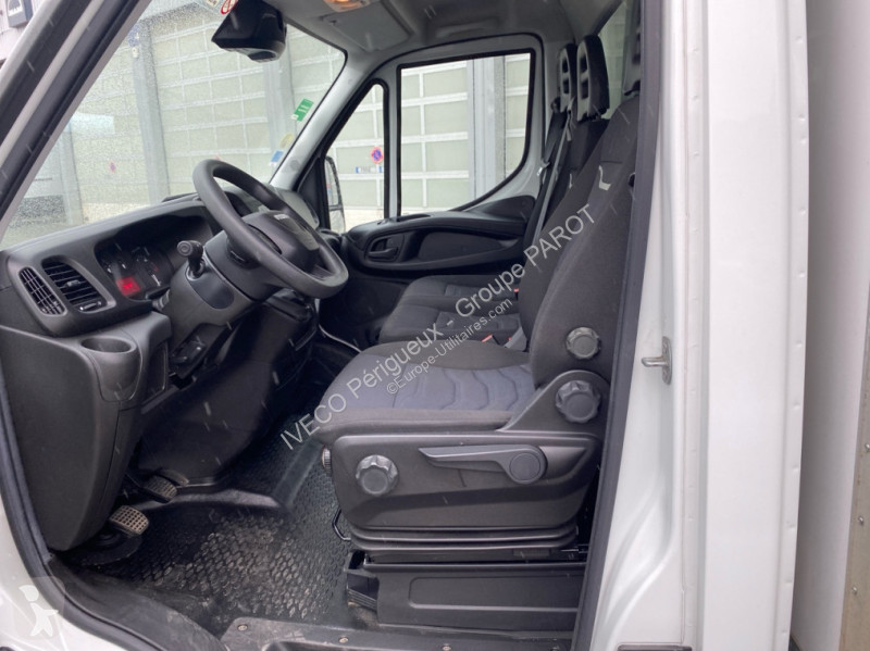 Veicolo commerciale Iveco 35C16 Empattement 4100