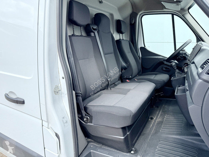 Véhicule utilitaire Renault T33 2.3 DCI 135PK...