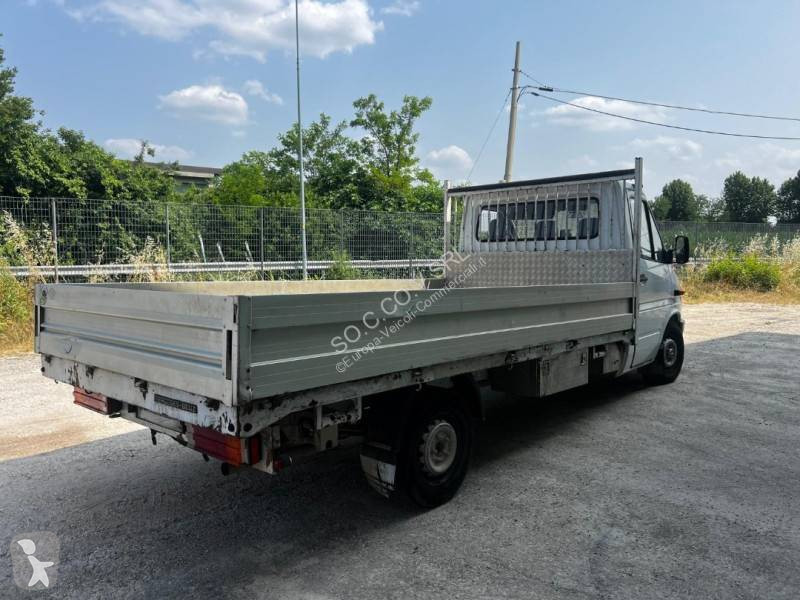 Véhicule utilitaire Mercedes