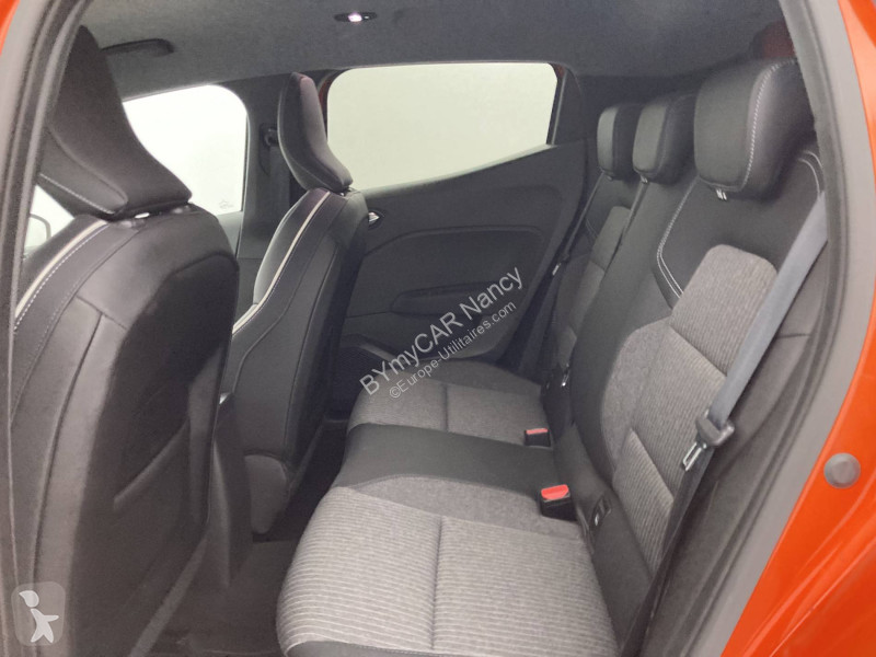 Autoutilitară Renault Clio E-Tech full hybrid 145