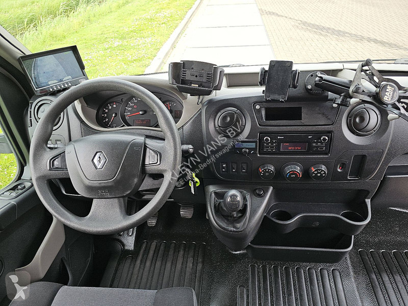 Véhicule utilitaire Renault 2.3 L1H1...