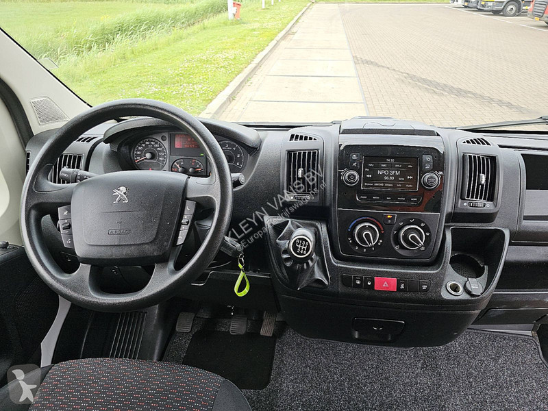 Véhicule utilitaire Peugeot 2.2 L3H2 140Pk Navi...
