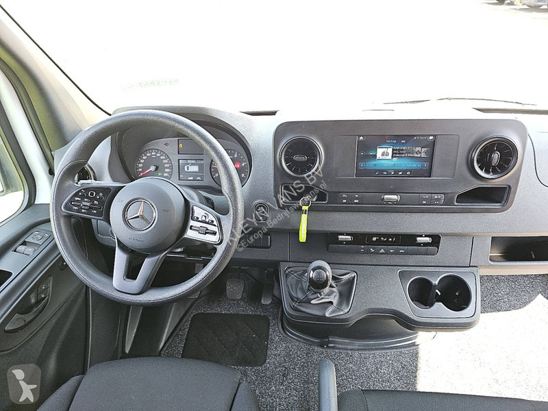 عربة نفعية Mercedes 317 Bakwagen Laadklep!
