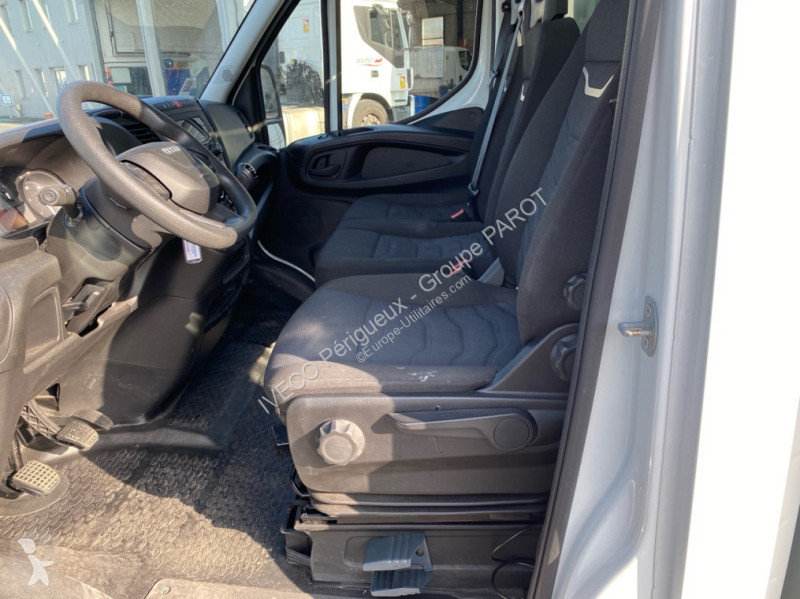 عربة نفعية Iveco 35C16 Empattement 4100
