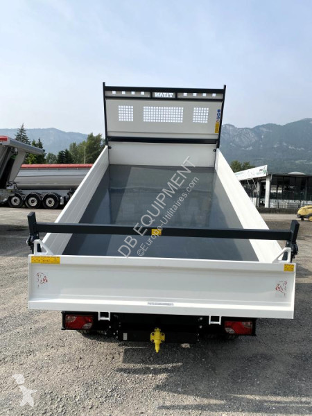 Véhicule utilitaire Isuzu CAMION UTILITAIRE...