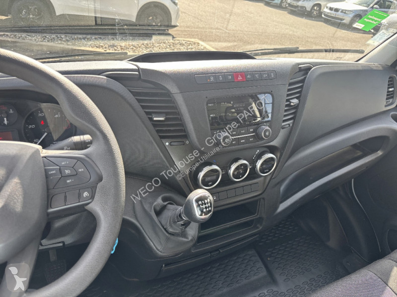 Véhicule utilitaire Iveco 35C16H3.0 empattement...