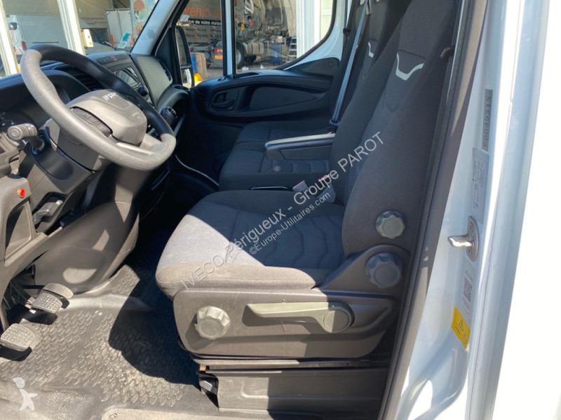 Nyttofordon Iveco 35C16 Empattement 3750