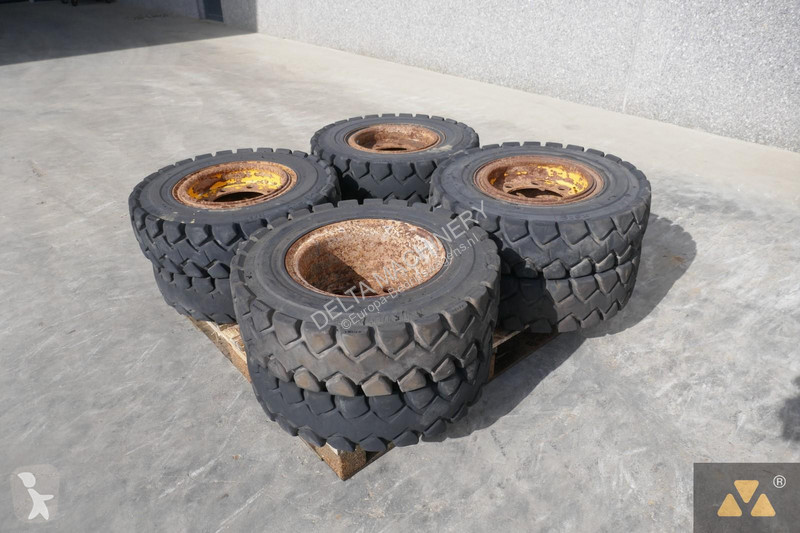 Veículo utilitário  7.50-15