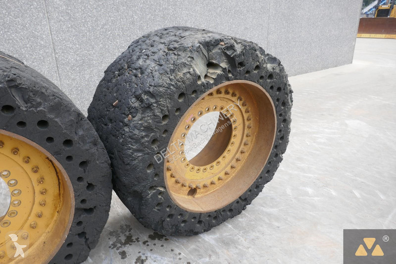 Autoutilitară Volvo L180 Cushion wheels