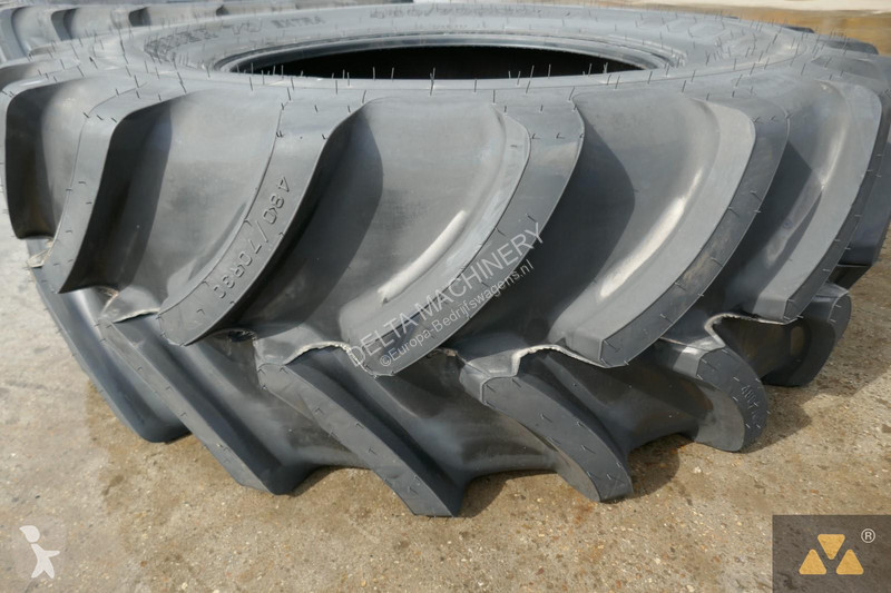 Véhicule utilitaire  480/70R30
