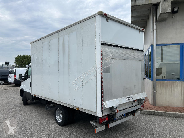 Veicolo commerciale Iveco DAILY 35C14H BOX E...