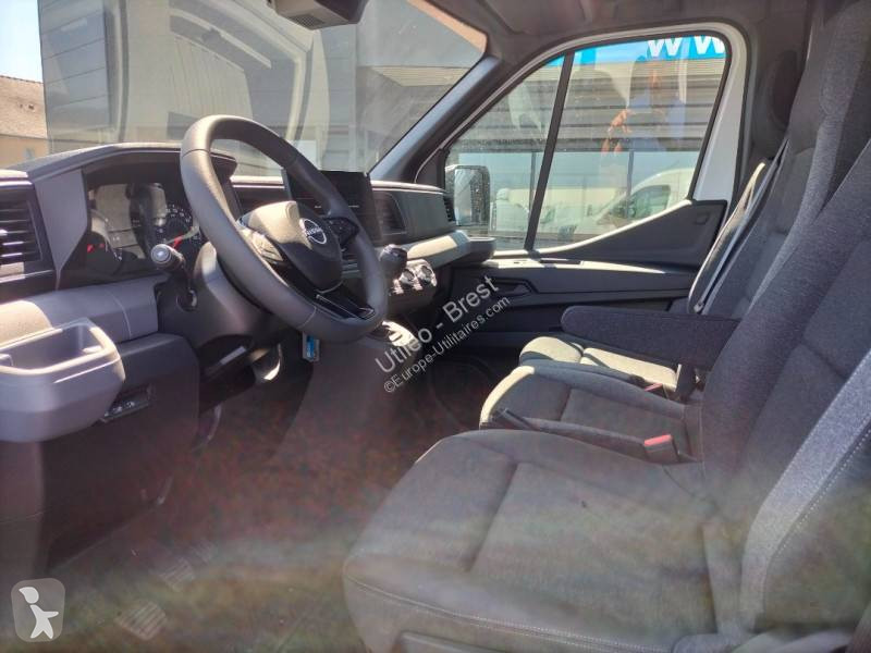 Véhicule utilitaire Nissan