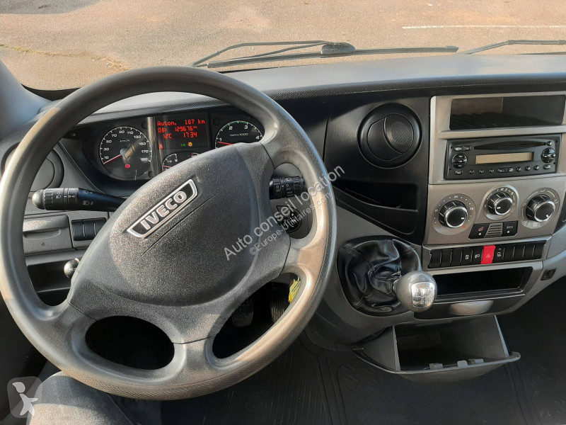 Autoutilitară Iveco BENNE + COFFRE 35 C 13
