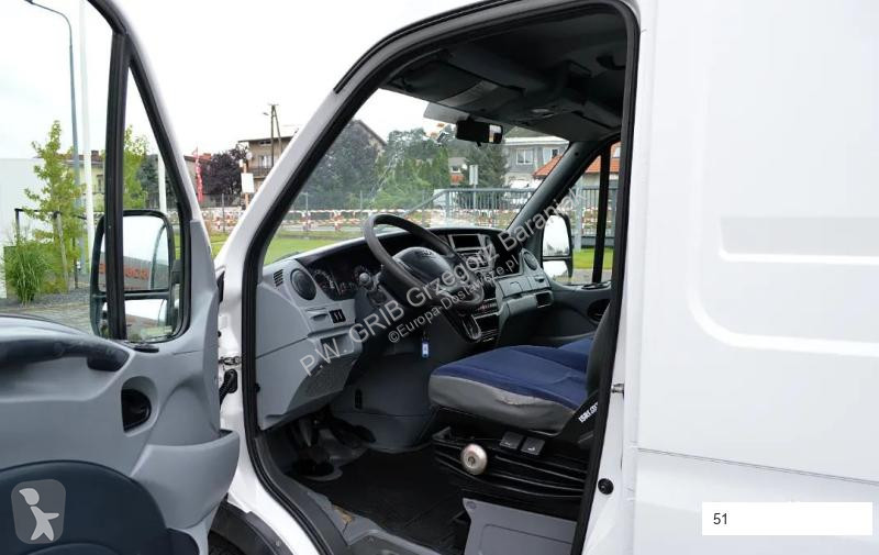 Véhicule utilitaire Iveco 35C15 Blaszak L4H2...