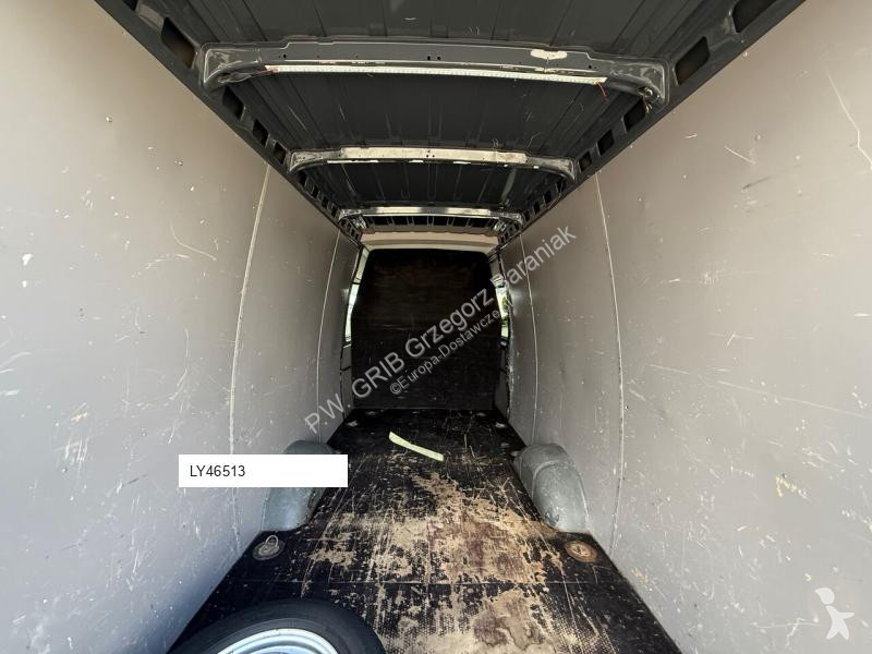 Furgoneta Iveco 35S18