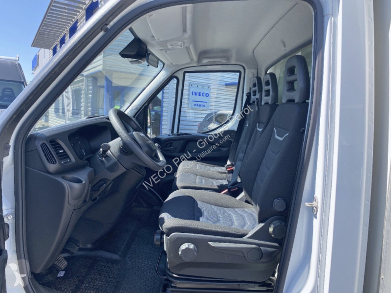 Véhicule utilitaire Iveco 35C16 Empattement 4100