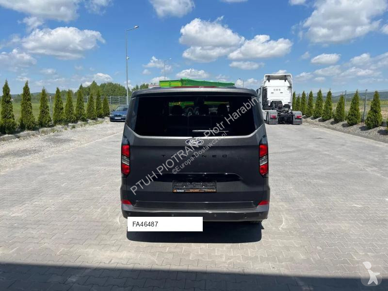 Véhicule utilitaire Ford TOURNEO CUSTOM...