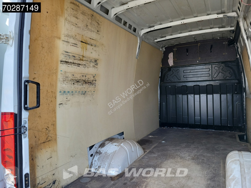 Autoutilitară Iveco 35C18 3.0L Dubbellucht L2H2...