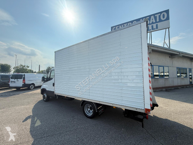 Veicolo commerciale Iveco DAILY 35C14H BOX +...