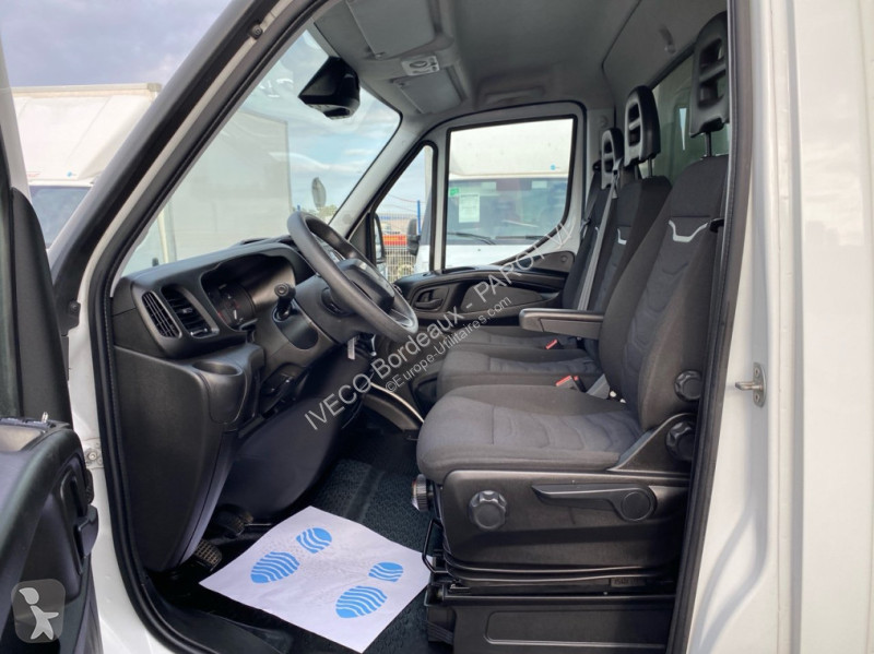 Veículo utilitário Iveco 35C16H3.0 Empattement...