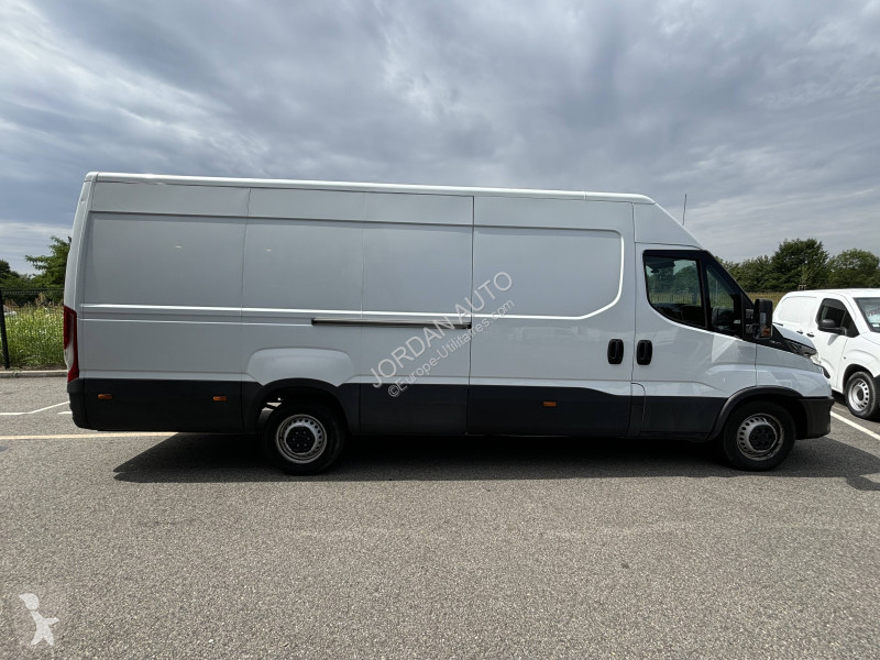 Autoutilitară Iveco 2.3d 160ch L4H2