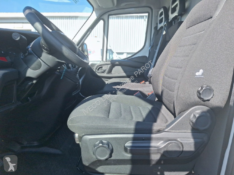 Veicolo commerciale Iveco 35S14 V12