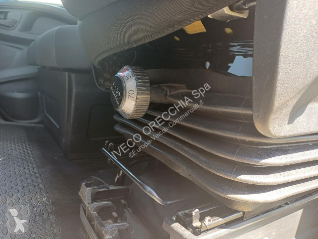 Veículo utilitário Iveco DAILY 35C14