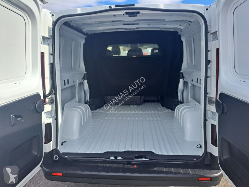 Veicolo commerciale Renault 6PL L2H1 3T BLUE...