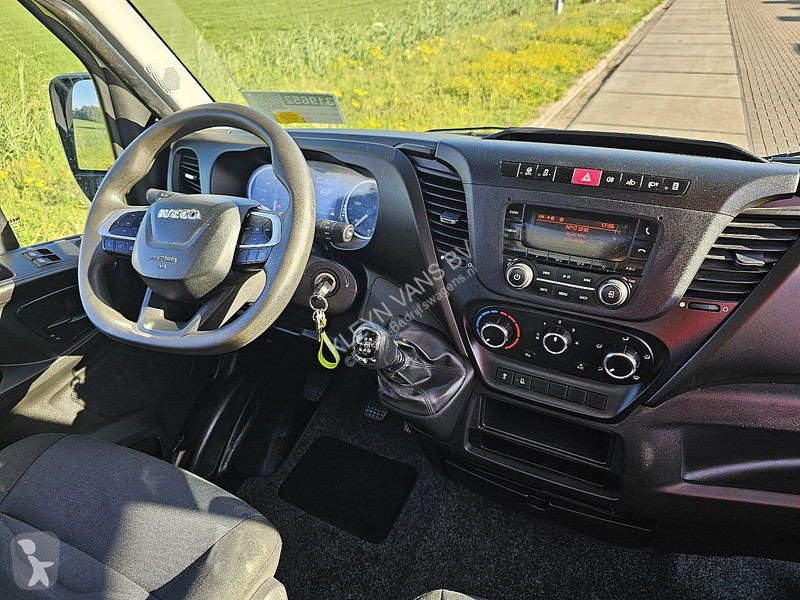 Véhicule utilitaire Iveco 35C16 3.0L Kipper...