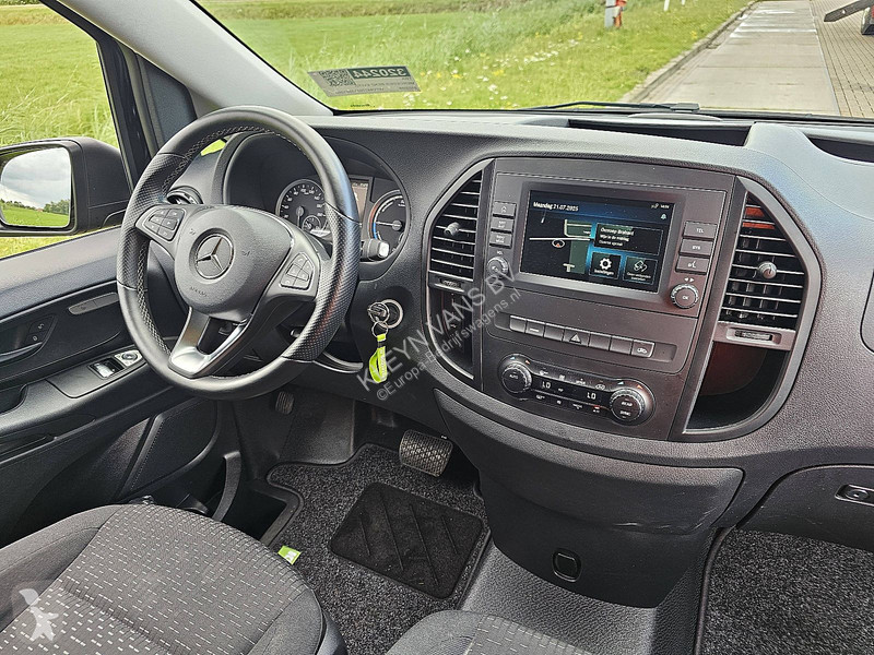 Véhicule utilitaire Mercedes 129 XXL 9P eVito