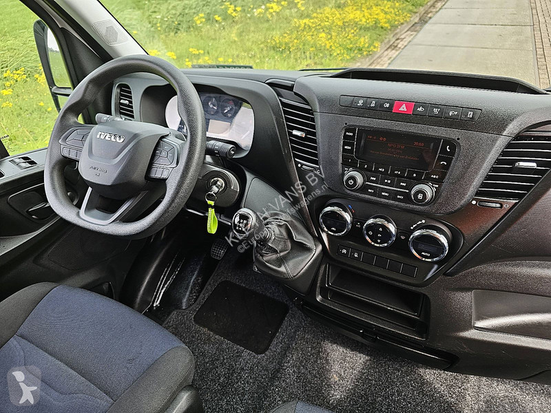 Véhicule utilitaire Iveco 35S14       L2H2...