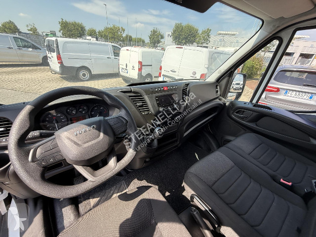 Véhicule utilitaire Iveco DAILY 35S14 V