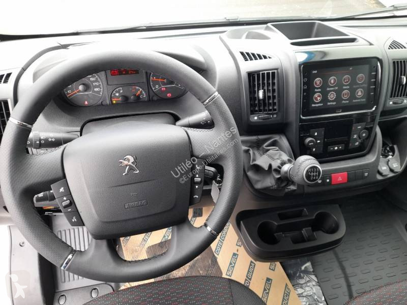 Véhicule utilitaire Peugeot