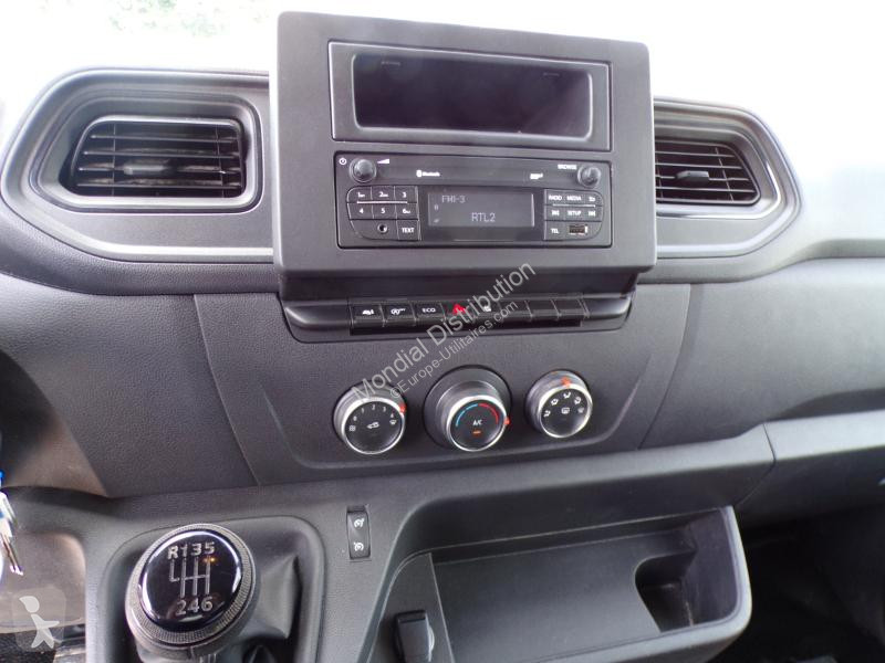 Véhicule utilitaire Renault RJ 3500 DCI 165 PRO...