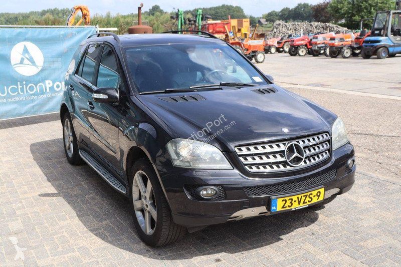 Véhicule utilitaire Mercedes 4 MATIC M-Klasse