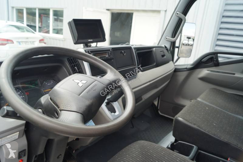 Véhicule utilitaire Mitsubishi Fuso