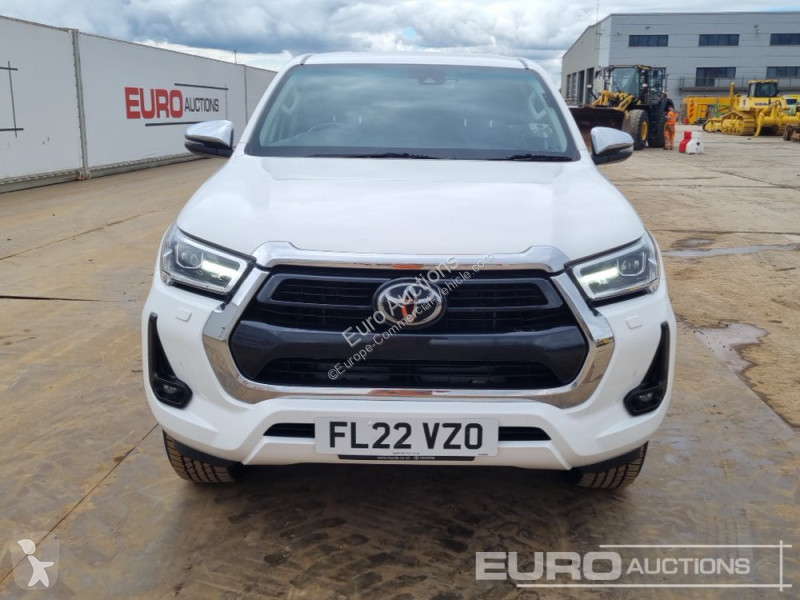 Véhicule utilitaire Toyota Hilux Invincible