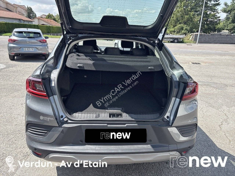Véhicule utilitaire Renault Arkana mild hybrid...
