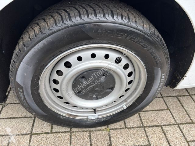 Nyttofordon Mercedes 110 BENZINER...
