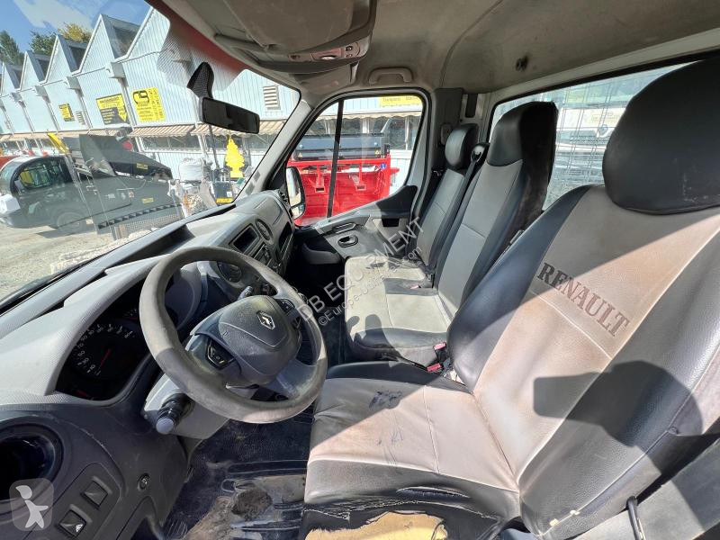 Véhicule utilitaire Renault TRIBENNE 2,3L DCI...