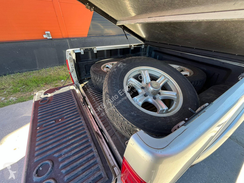 Véhicule utilitaire Toyota 4x4 Hilux