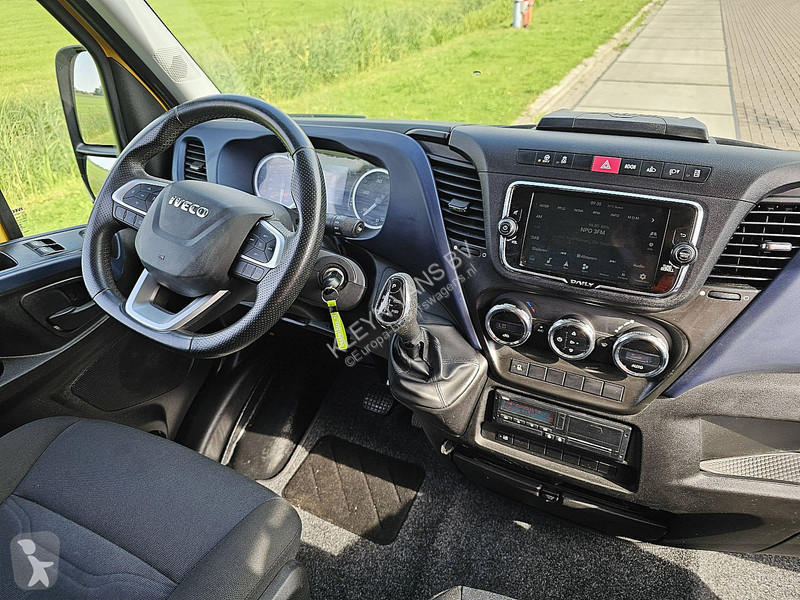 Veicolo commerciale Iveco 50C18 3.0L AUT. L2H2