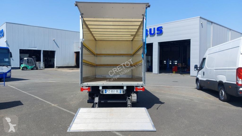Véhicule utilitaire Iveco 35C16