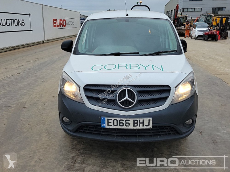 Véhicule utilitaire Mercedes