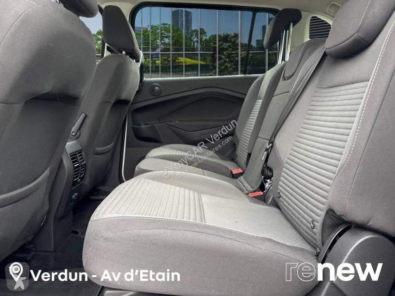 Autoutilitară Ford Grand C-MAX 1.0 EcoBoost 125...