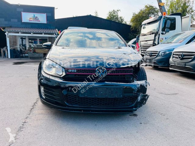 Véhicule utilitaire Volkswagen VI GTI adidas