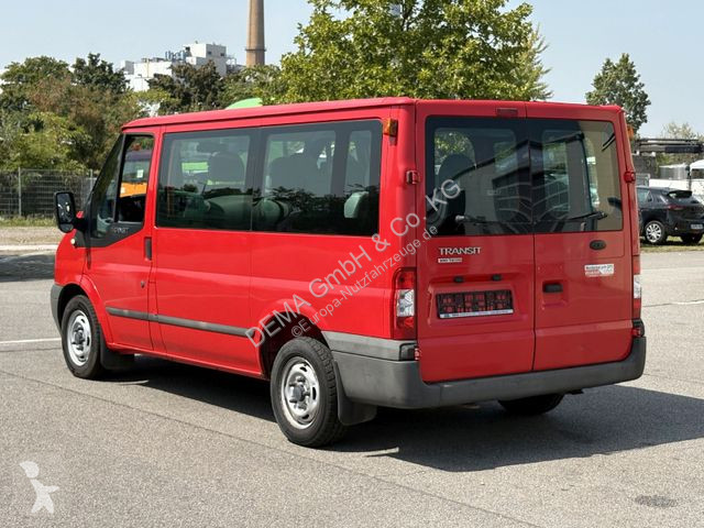 Véhicule utilitaire Ford...