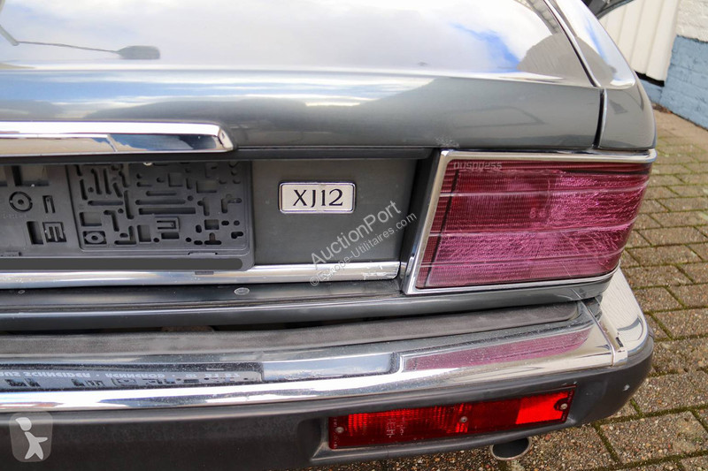 Véhicule utilitaire Jaguar XJ-12